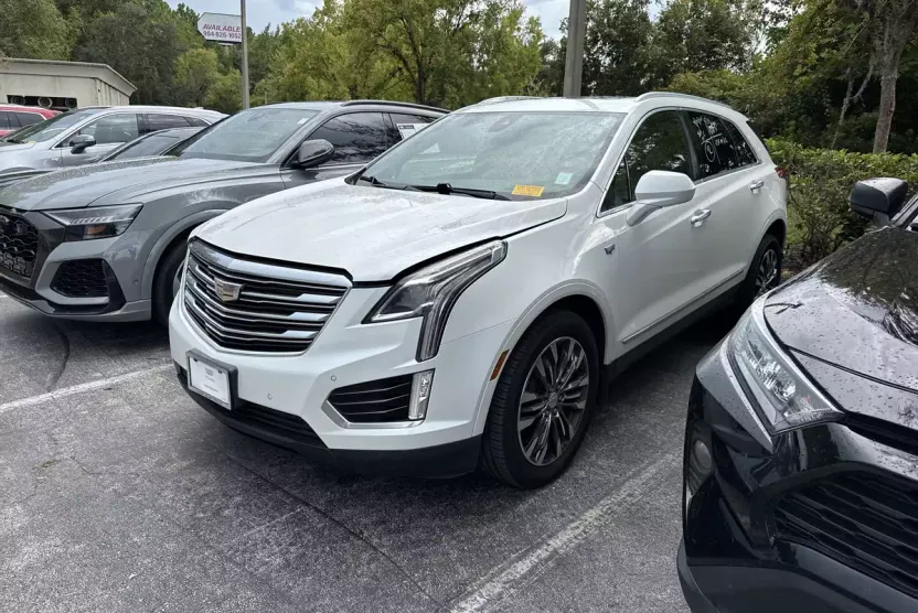2017 Cadillac XT5 Premium Luxury photo 1