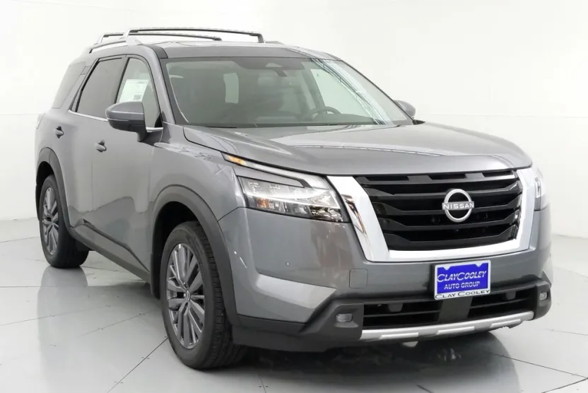 2024 Nissan Pathfinder SL photo 1