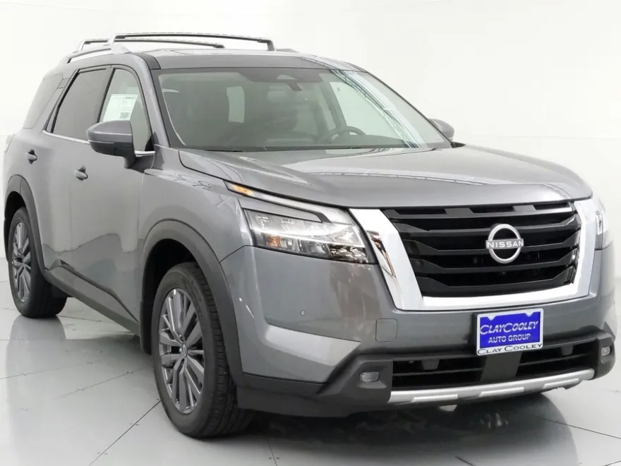 2024 Nissan Pathfinder SL photo 1
