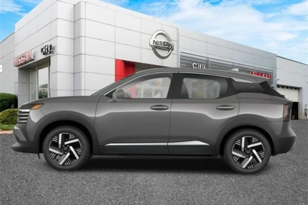 2025 Nissan Kicks SV photo 1