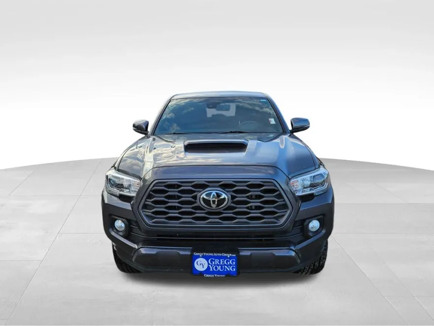 2020 Toyota Tacoma TRD Sport photo 1