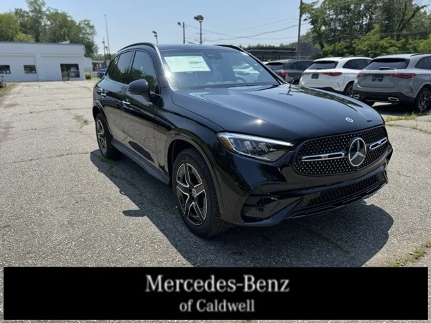 2025 Mercedes Benz GLC 300 4MATIC photo 1
