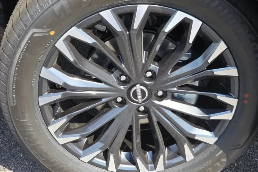 2026 Nissan Rogue Platinum photo 1