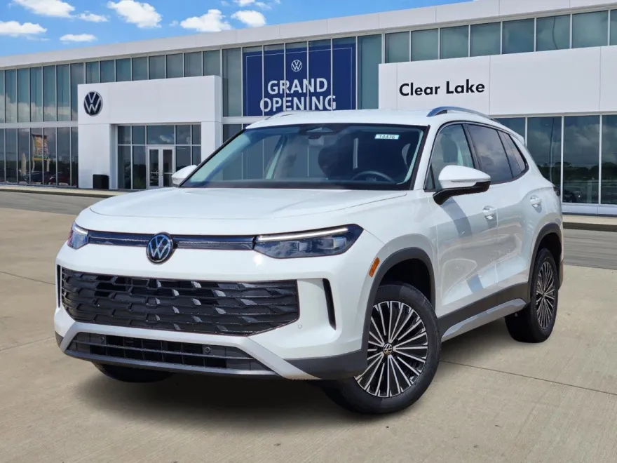 2025 Volkswagen Tiguan S photo 1
