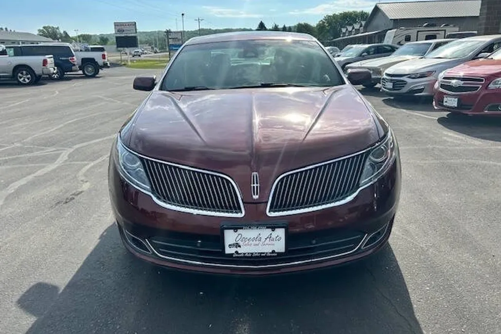 2015 Lincoln MKS photo 1