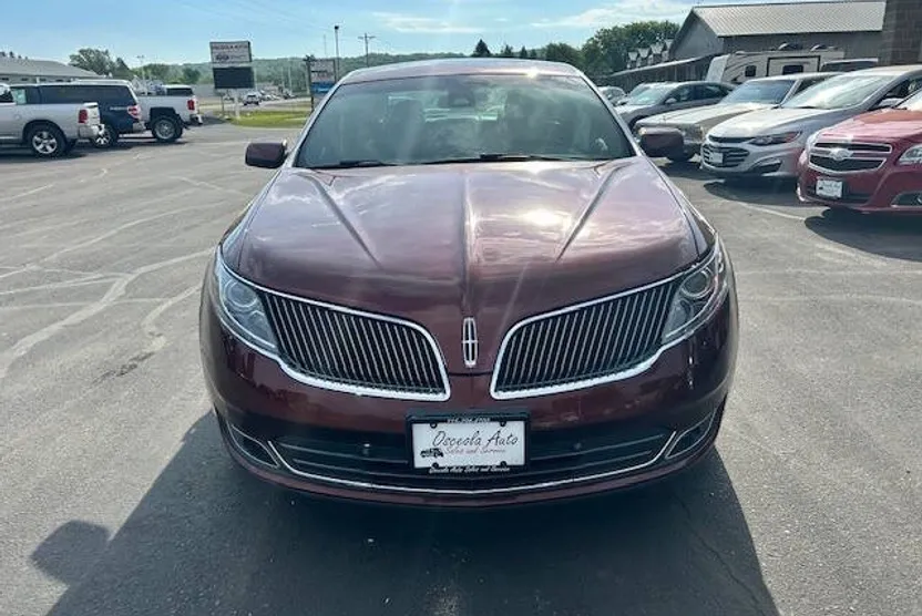 2015 Lincoln MKS photo 1