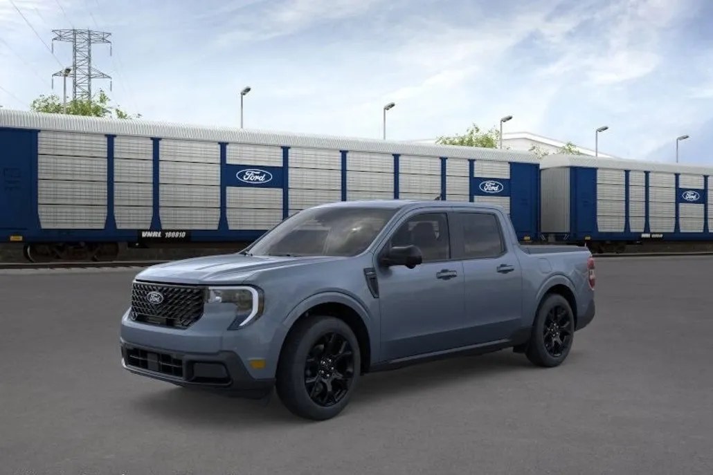 2025 Ford Maverick Lariat photo 1