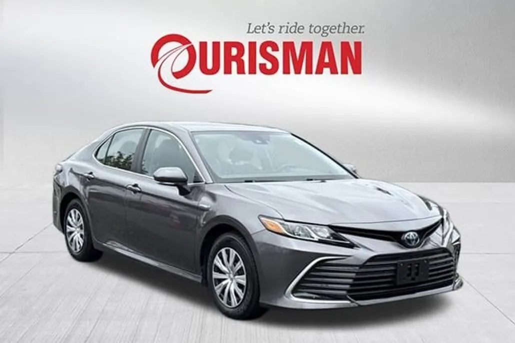 2021 Toyota Camry Hybrid LE photo 1
