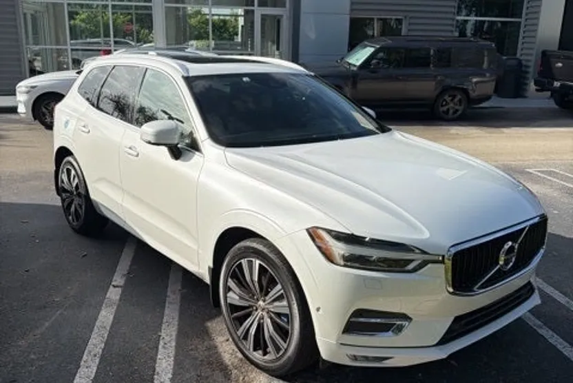 2018 Volvo XC60 T6 Momentum photo 1