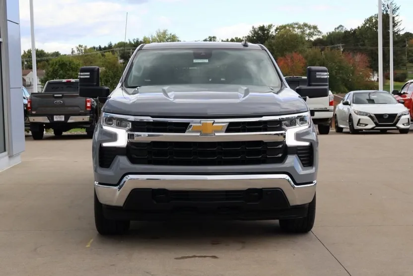 2024 Chevrolet Silverado 1500 LT photo 1