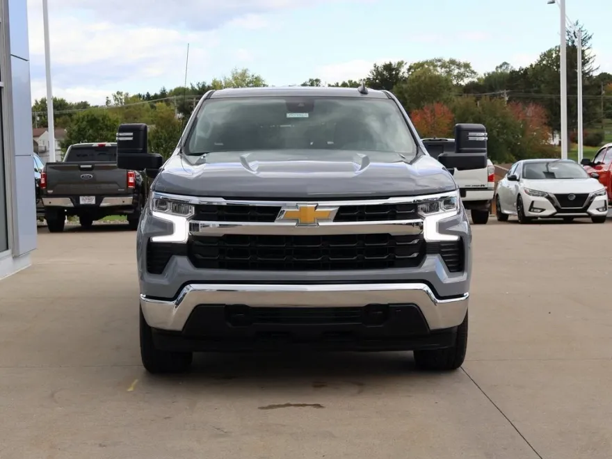 2024 Chevrolet Silverado 1500 LT photo 1