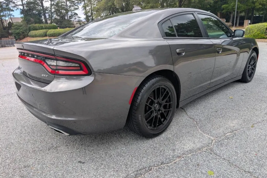 2018 Dodge Charger SXT Plus photo 1