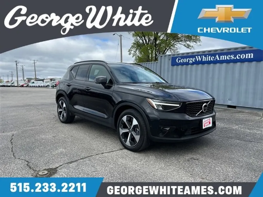 2023 Volvo XC40 Ultimate photo 1