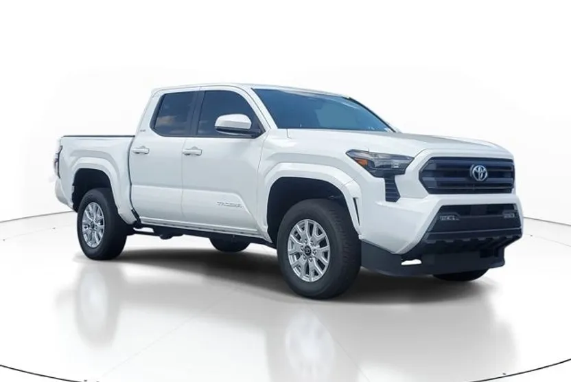 2025 Toyota Tacoma SR5 photo 1