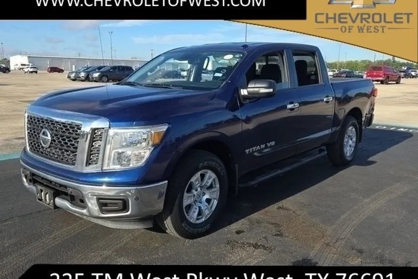 2018 Nissan Titan SV photo 1