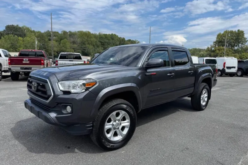 2020 Toyota Tacoma SR5 photo 1