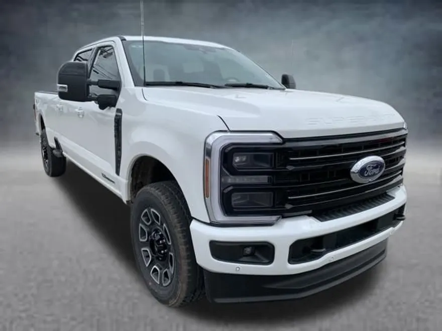 2025 Ford F-250 Platinum photo 1