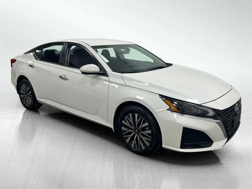 2023 Nissan Altima 2.5 SV photo 1