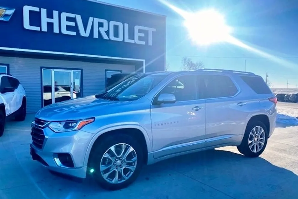 2021 Chevrolet Traverse Premier photo 1