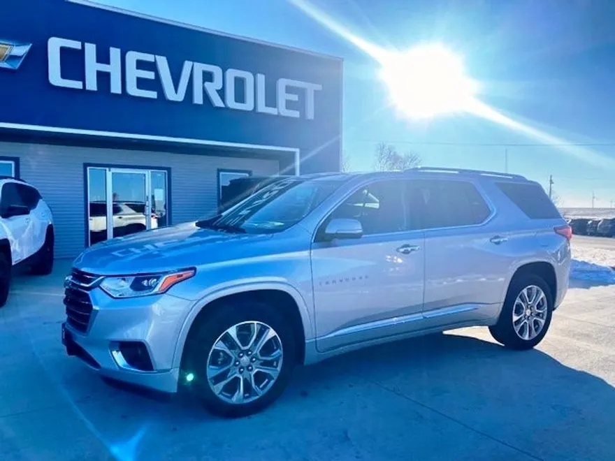 2021 Chevrolet Traverse Premier photo 1