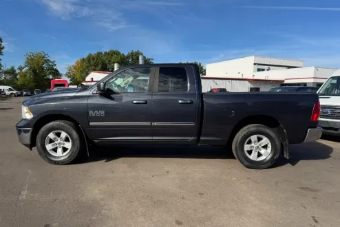 2016 Ram 1500 SLT photo 2