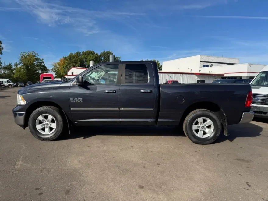 2016 Ram 1500 SLT photo 2