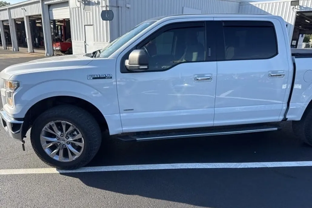 2017 Ford F-150 XLT photo 1