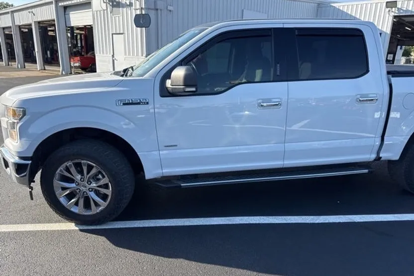 2017 Ford F-150 XLT photo 1