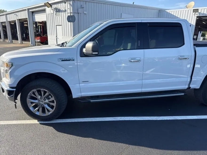 2017 Ford F-150 XLT photo 1
