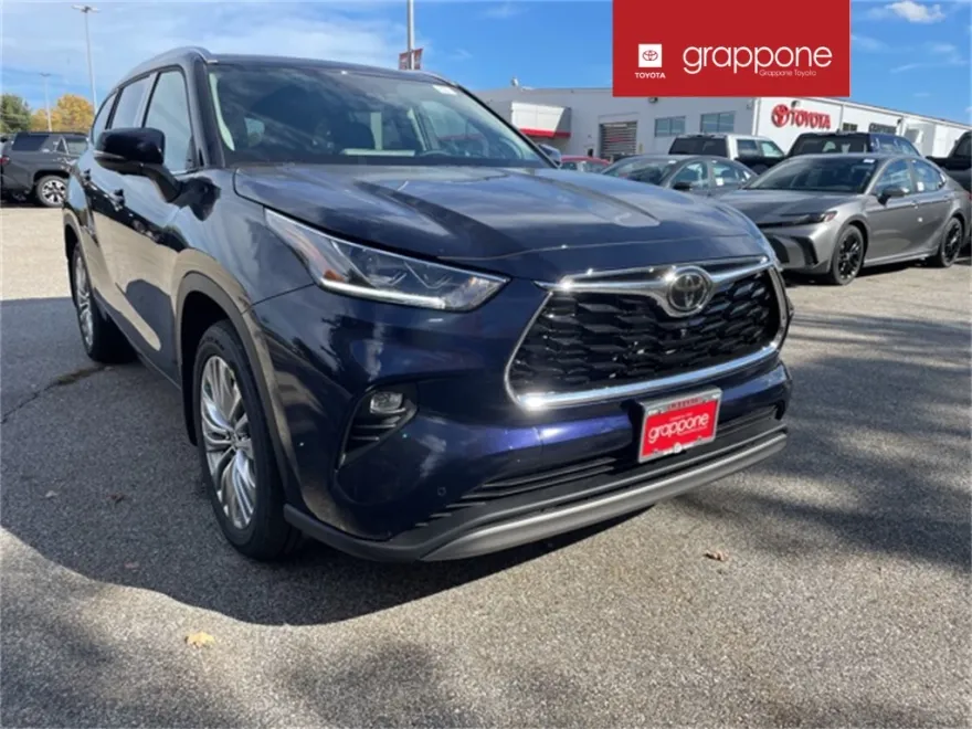 2025 Toyota Highlander Platinum photo 1