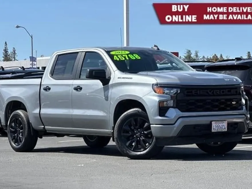 2025 Chevrolet Silverado 1500 Custom photo 1