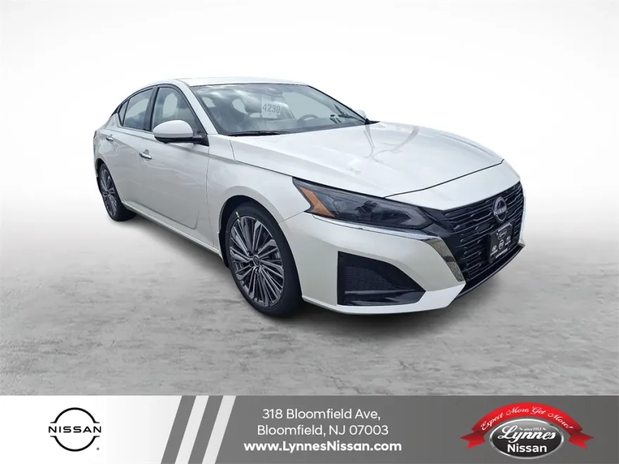 2025 Nissan Altima SL photo 1