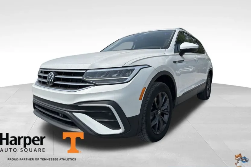 2023 Volkswagen Tiguan SE photo 1