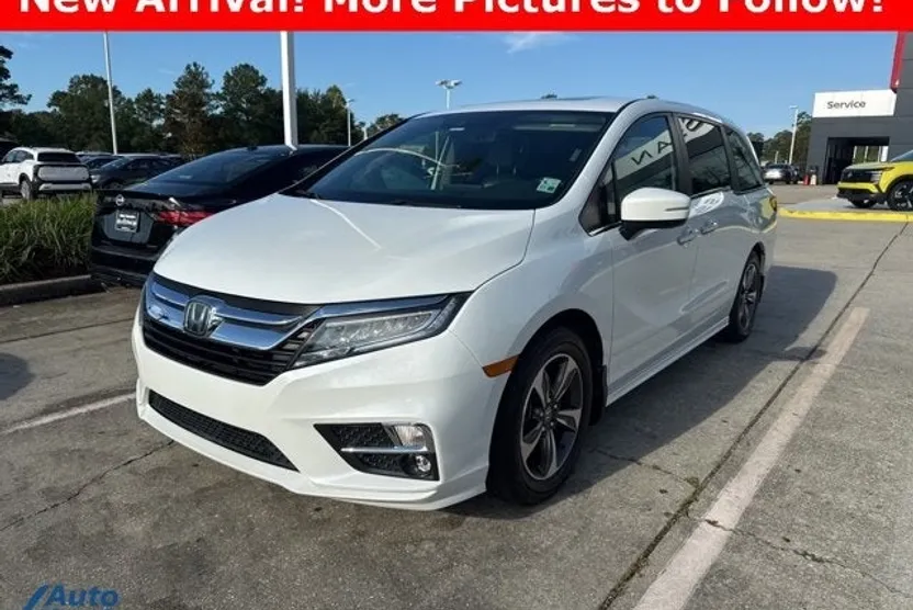 2020 Honda Odyssey Touring photo 1
