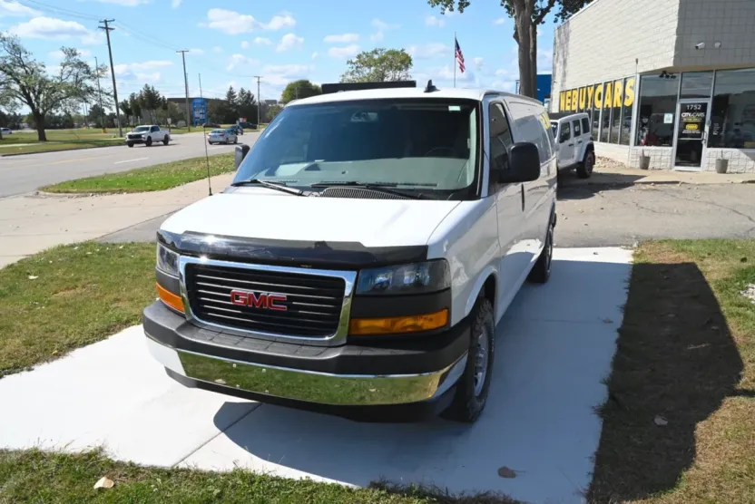 2022 Gmc Savana 2500 Cargo photo 1