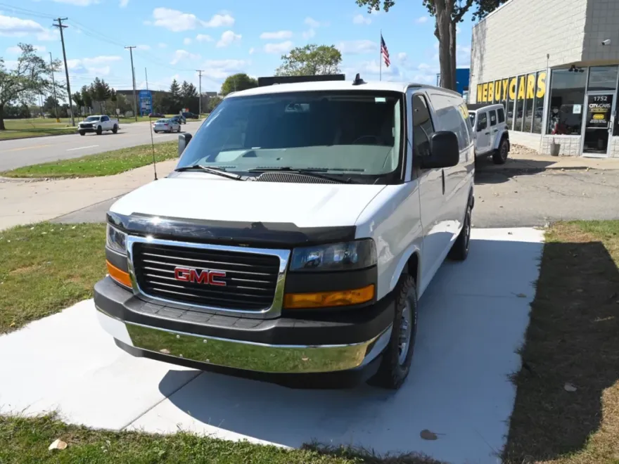 2022 Gmc Savana 2500 Cargo photo 1
