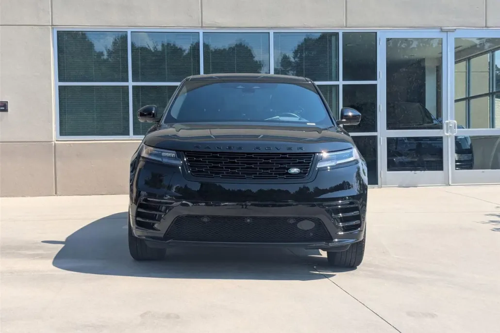 2025 Land Rover Range Rover Velar SE photo 1