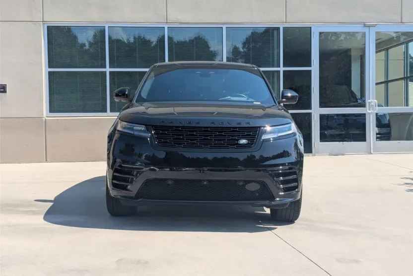 2025 Land Rover Range Rover Velar SE photo 1