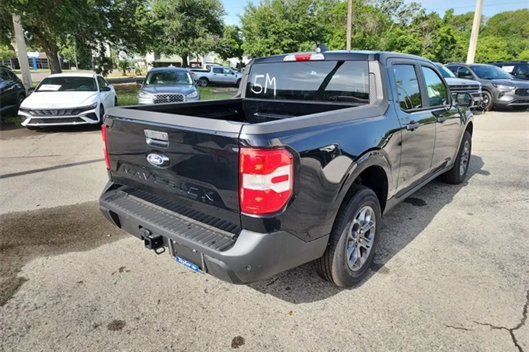 2025 Ford Maverick XLT photo 1