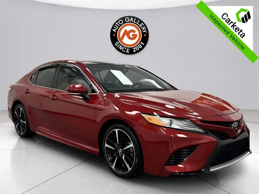 2020 Toyota Camry XSE photo 1