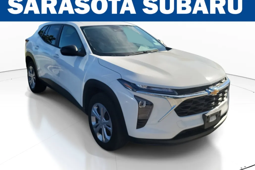 2024 Chevrolet Trax LS photo 1
