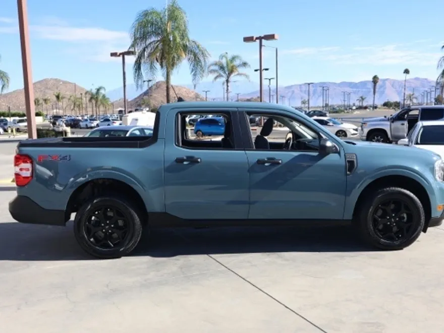 2023 Ford Maverick XLT photo 1