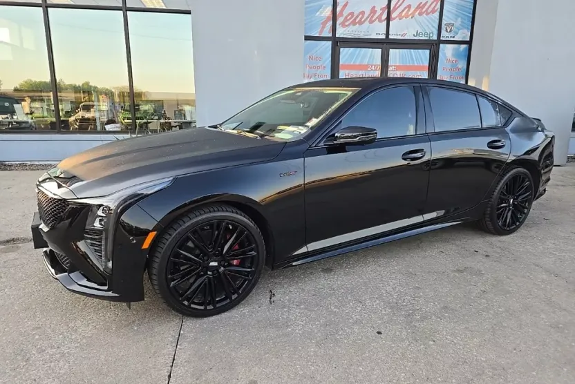 2026 Cadillac CT5 V photo 1
