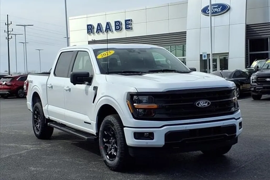 2025 Ford F-150 XLT photo 1