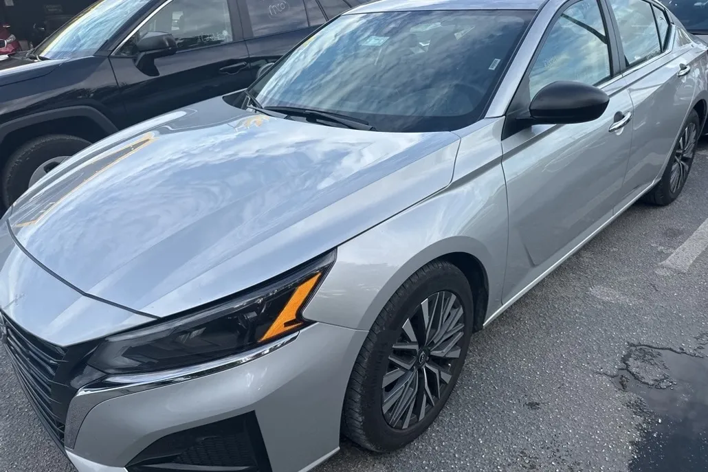 2024 Nissan Altima 2.5 SV photo 1
