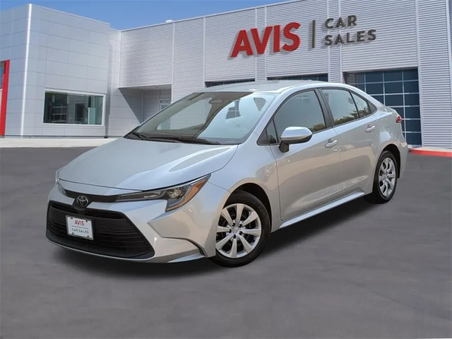 2024 Toyota Corolla LE photo 1
