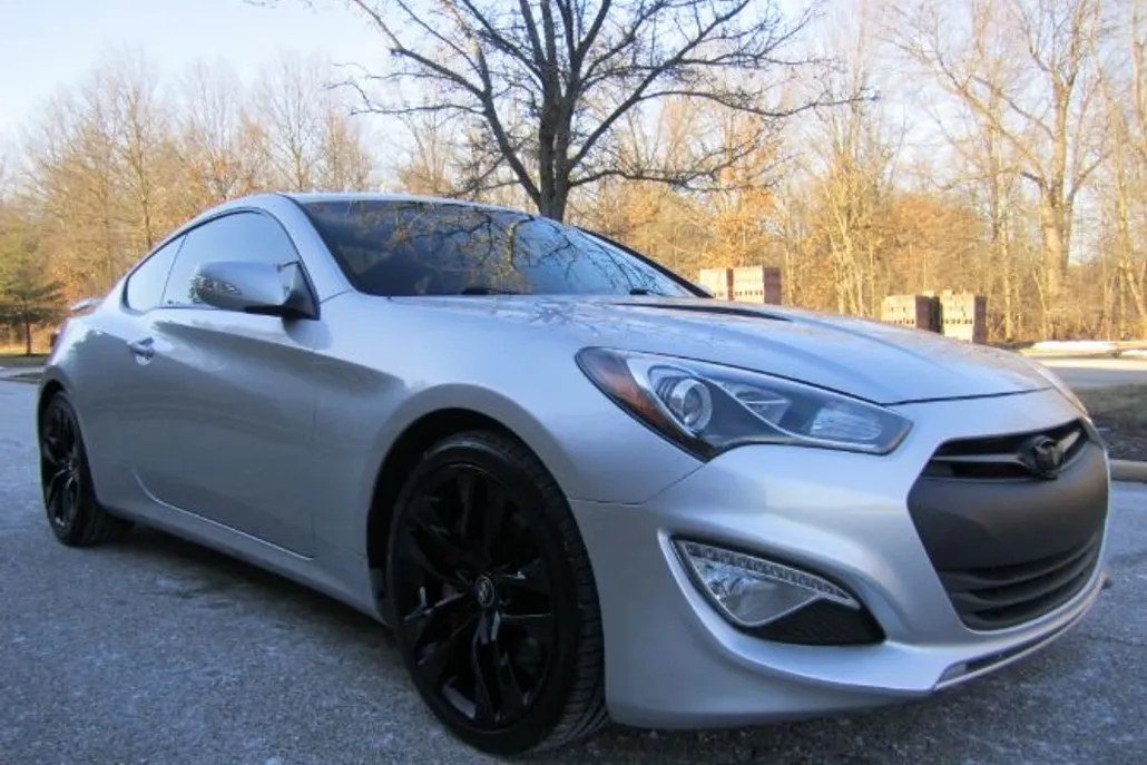2016 Hyundai Genesis Coupe Ultimate photo 1