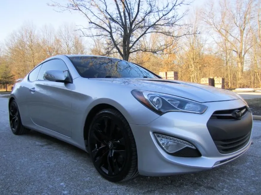 2016 Hyundai Genesis Coupe Ultimate photo 1