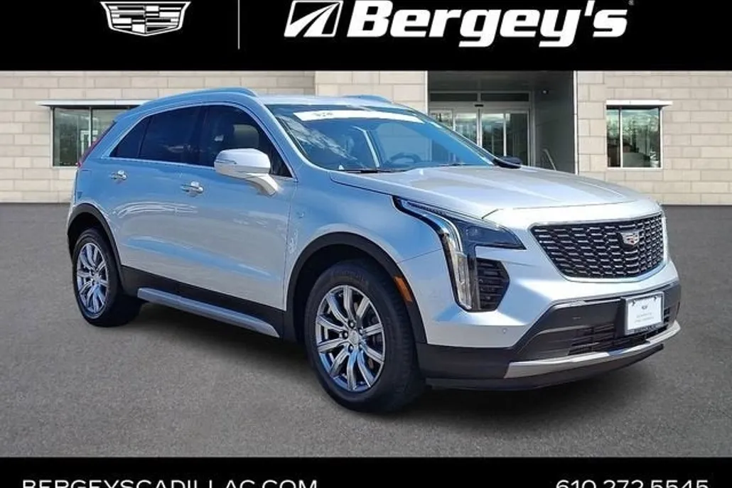 2022 Cadillac XT4 Premium Luxury photo 1