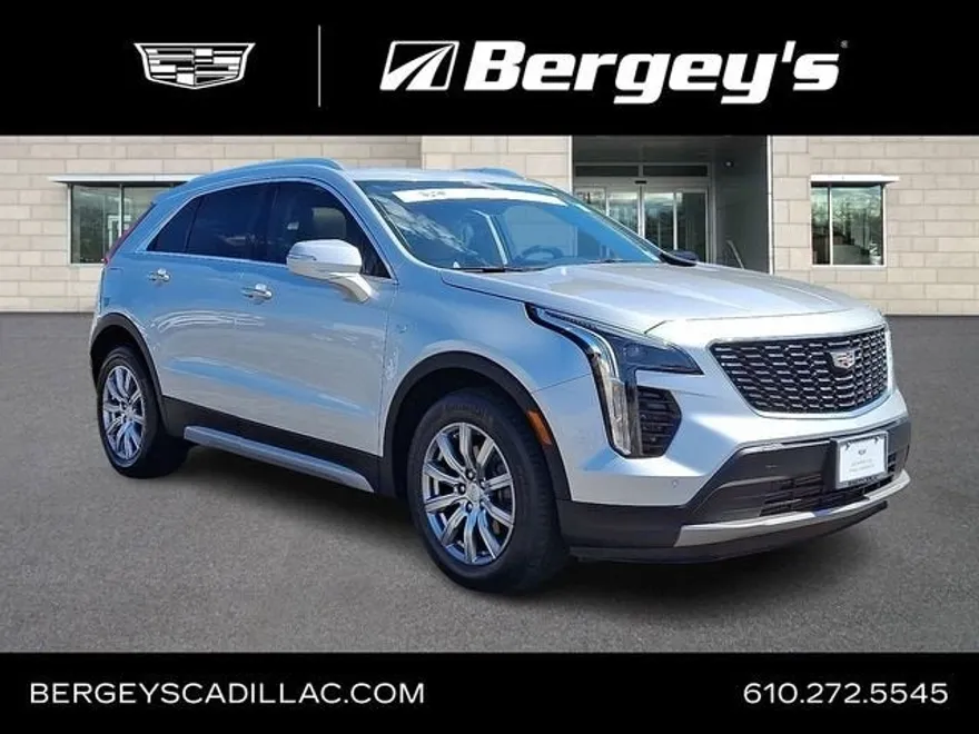 2022 Cadillac XT4 Premium Luxury photo 1